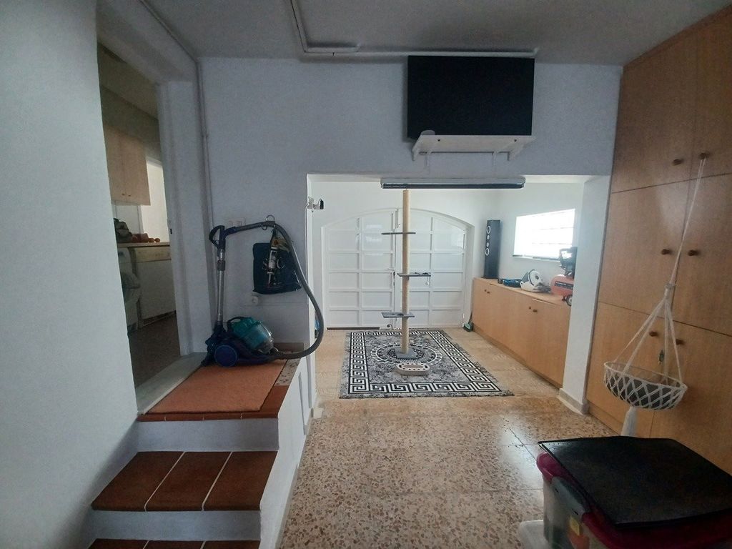 Property photo 3 of 37