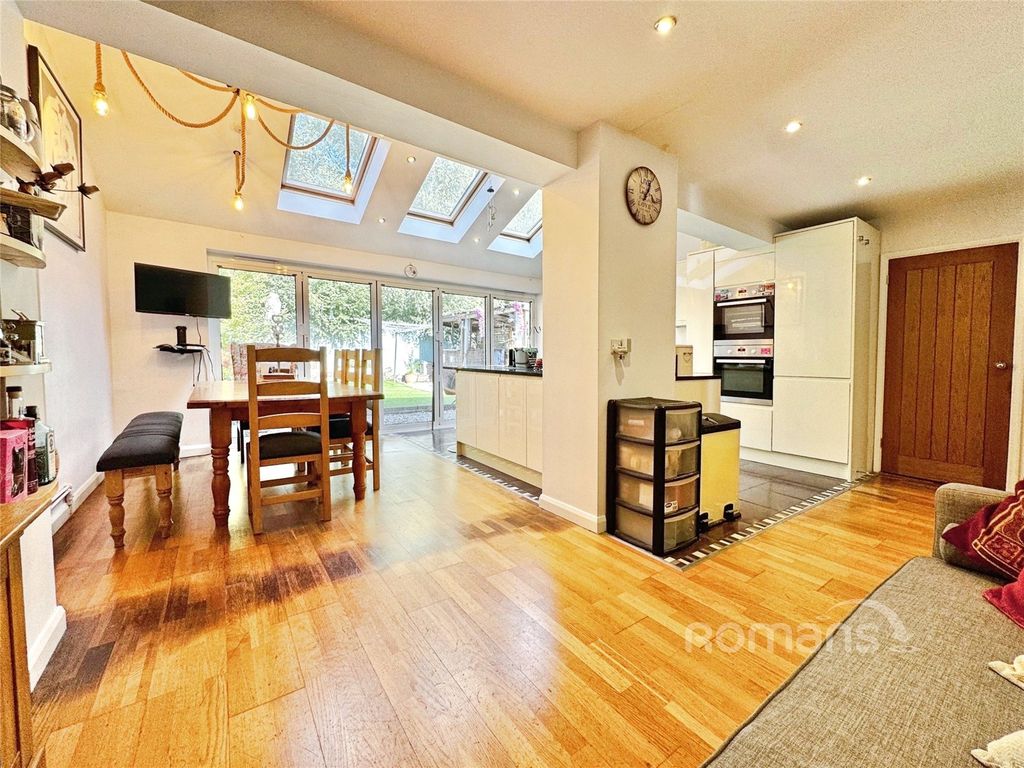 Property photo 3 of 14 Picture No. 06