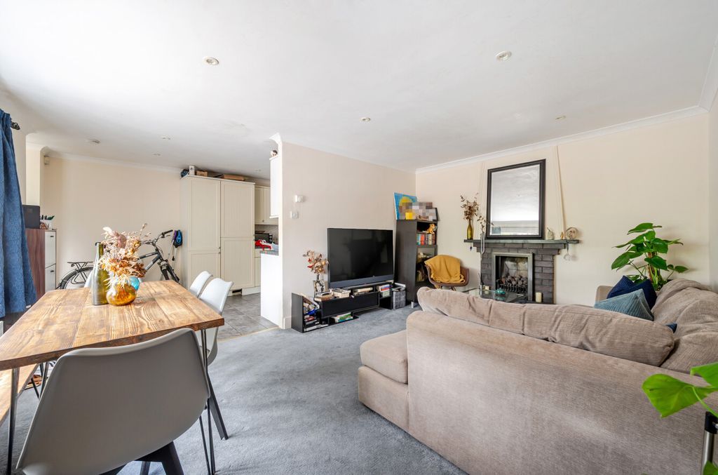 Property photo 3 of 8 1466640-8-6A26c64...