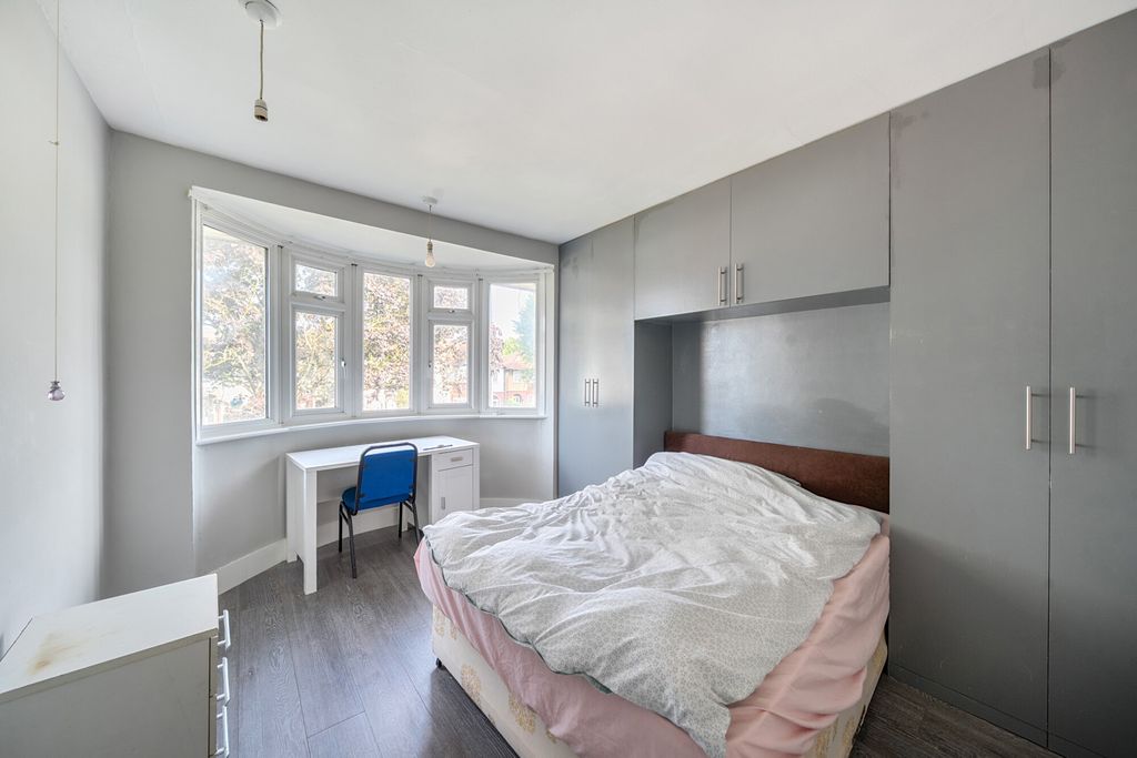 Property photo 3 of 19 1357384-4-68d295d...