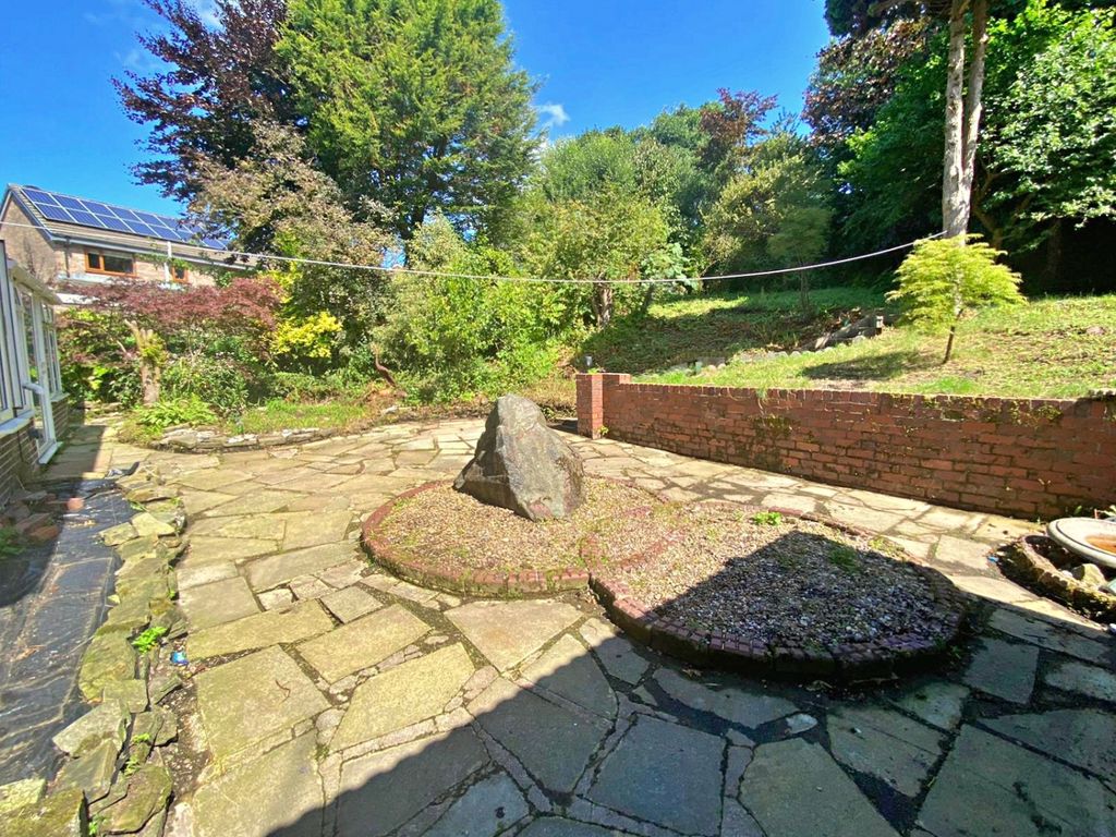 Property photo 3 of 16 Rear Garden 1