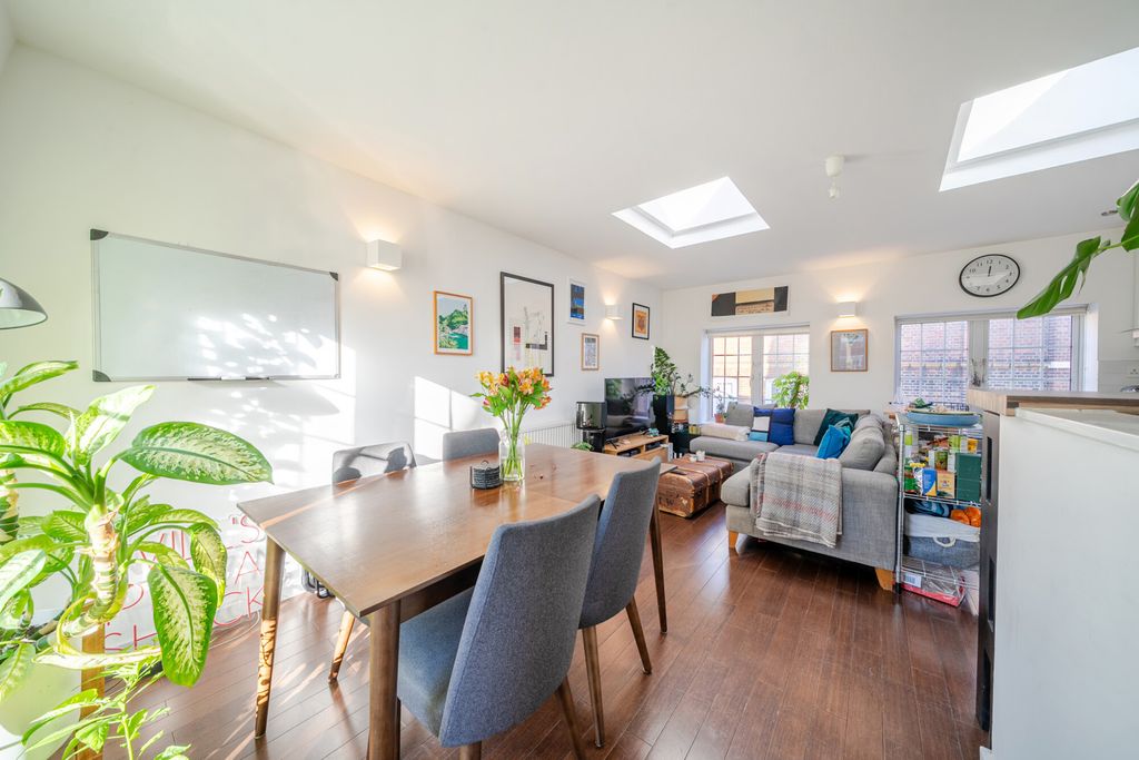 Property photo 1 of 15 Reception