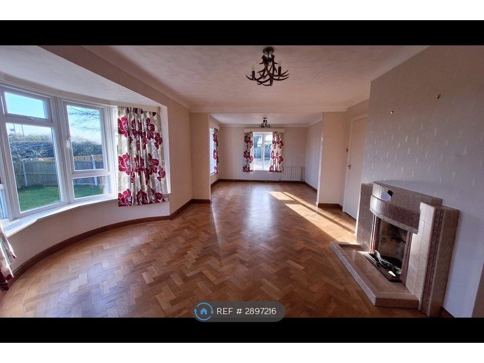 Property photo 2 of 10 Living/ Dining Room
