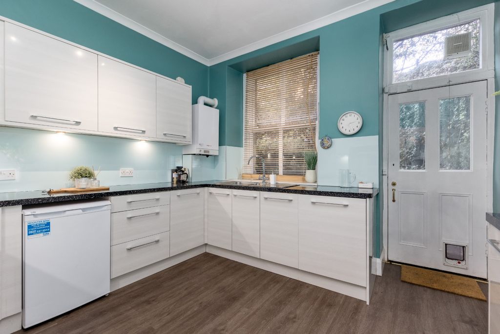 Property photo 3 of 19 Fettes Row