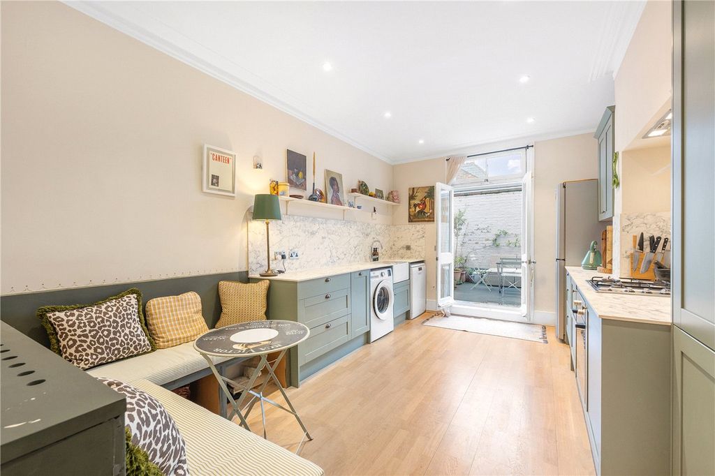 Property photo 3 of 14 Picture 3