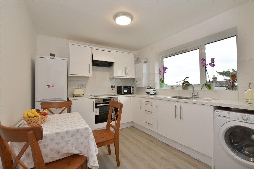 Property photo 2 of 8 Kitchen/Breakfast Room