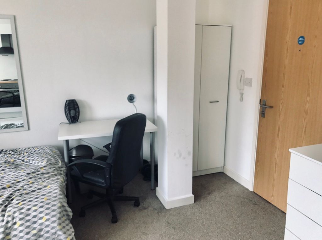 Property photo 2 of 8