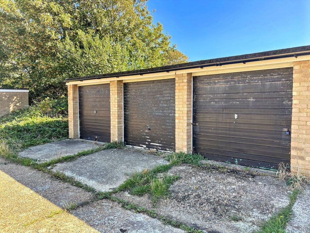 Property photo 2 of 11