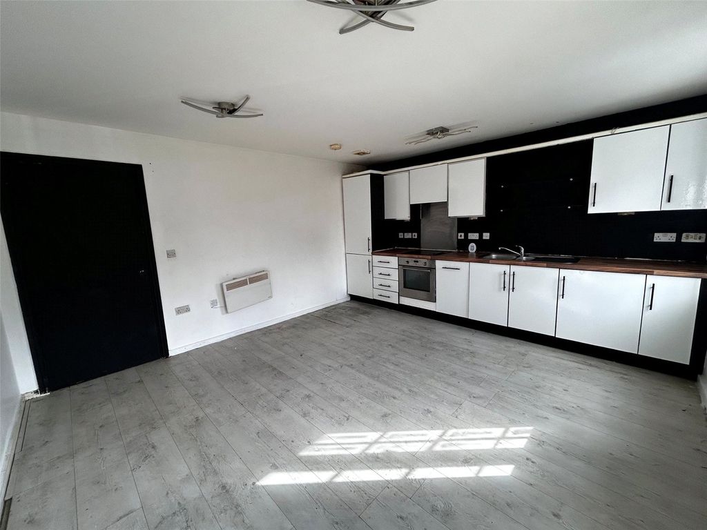 Property photo 3 of 5 Picture No. 05