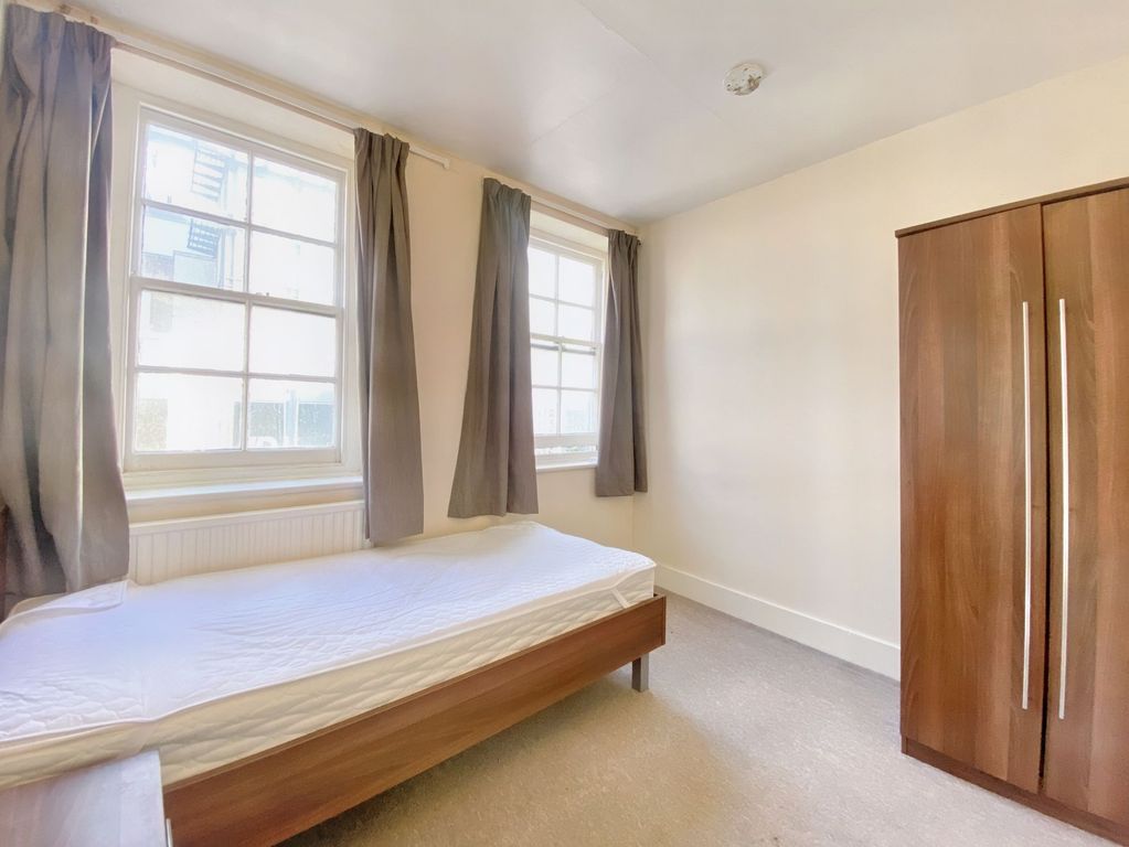 Property photo 1 of 3