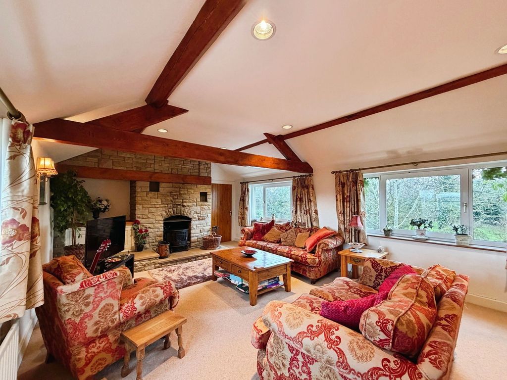 Property photo 2 of 32