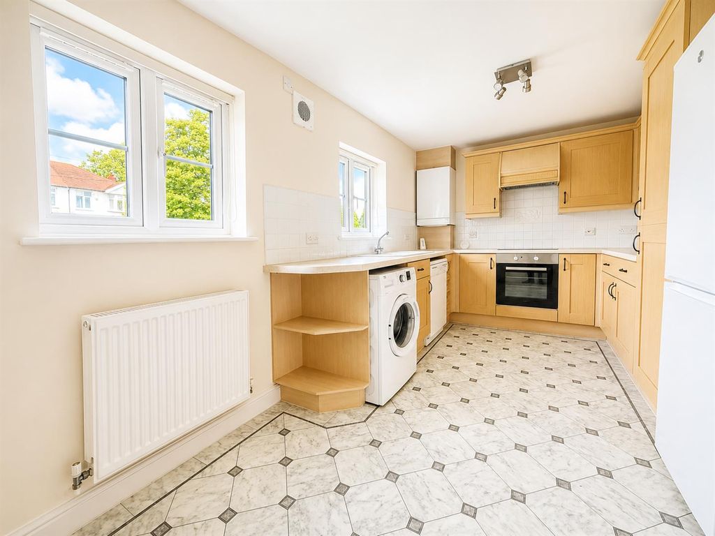 Property photo 3 of 8 Kitchen.Png