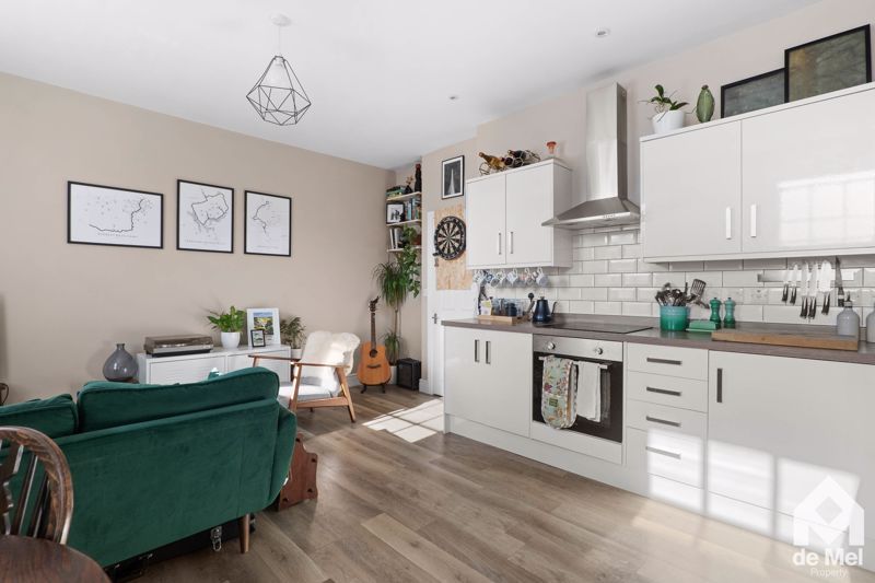 Property photo 1 of 6 Photo 5