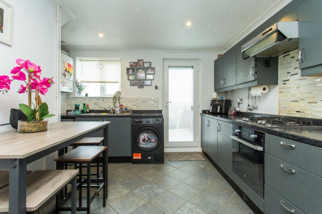 Property photo 2 of 13 Picture 2