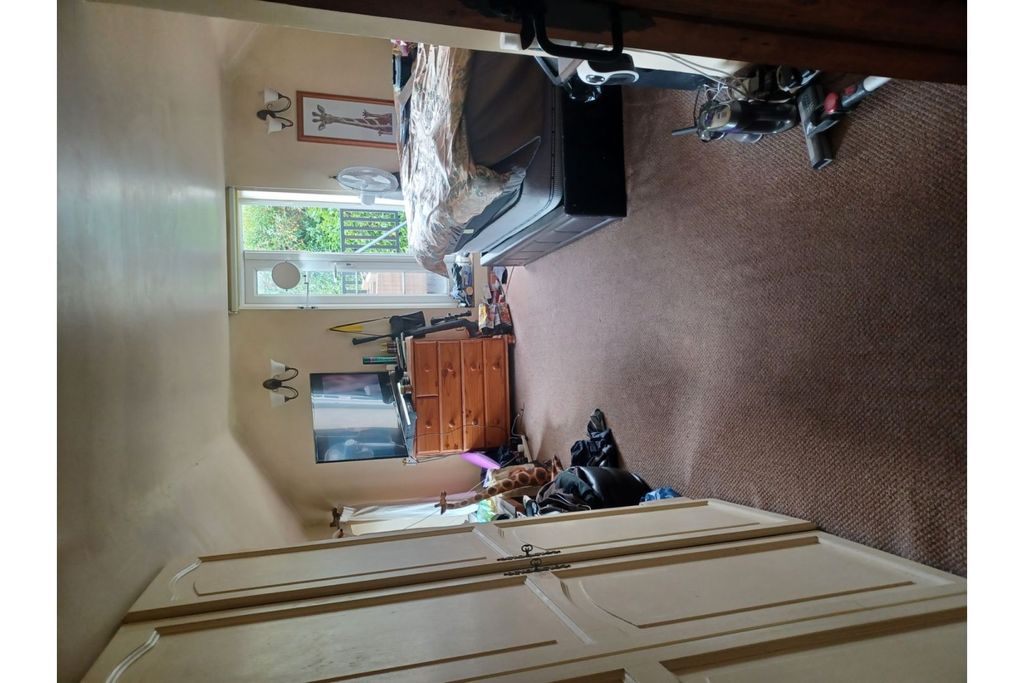 Property photo 3 of 16 Annexe Bedroom One