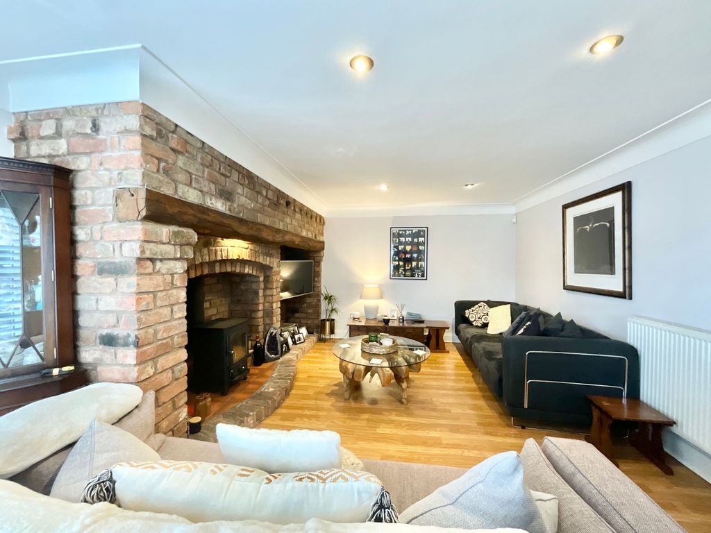 Property photo 2 of 41