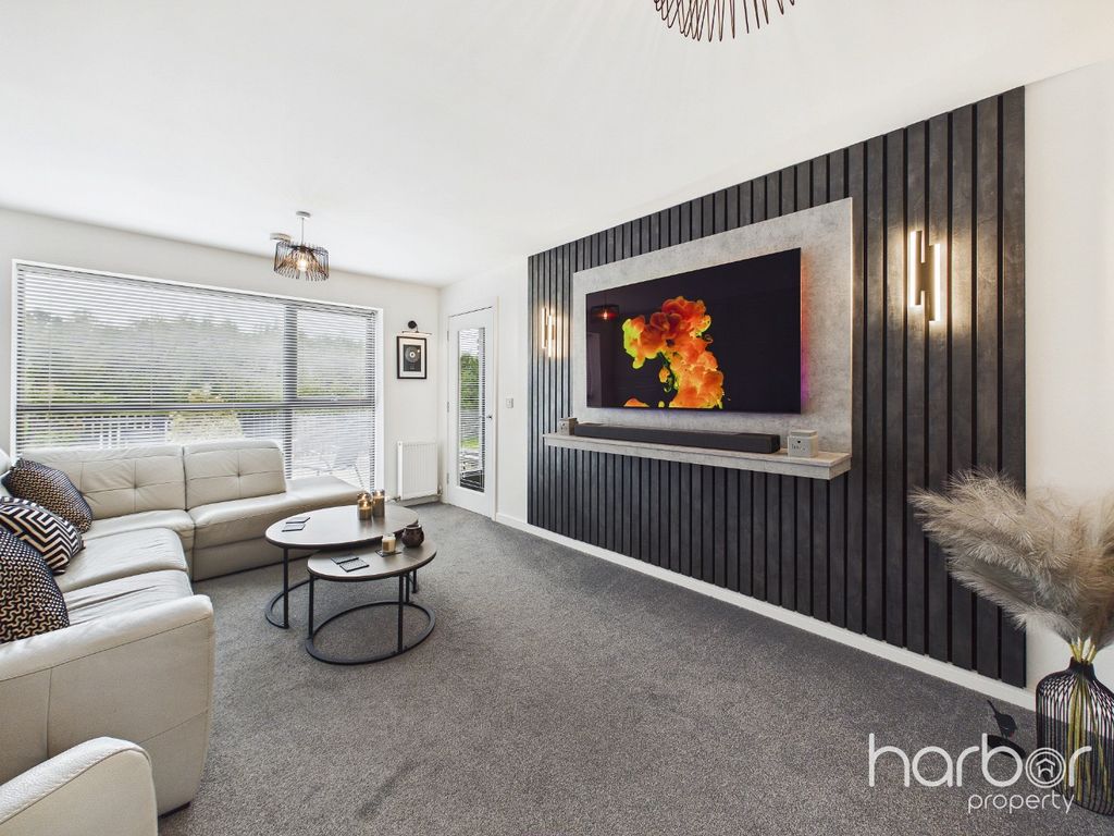Property photo 3 of 20 5192975