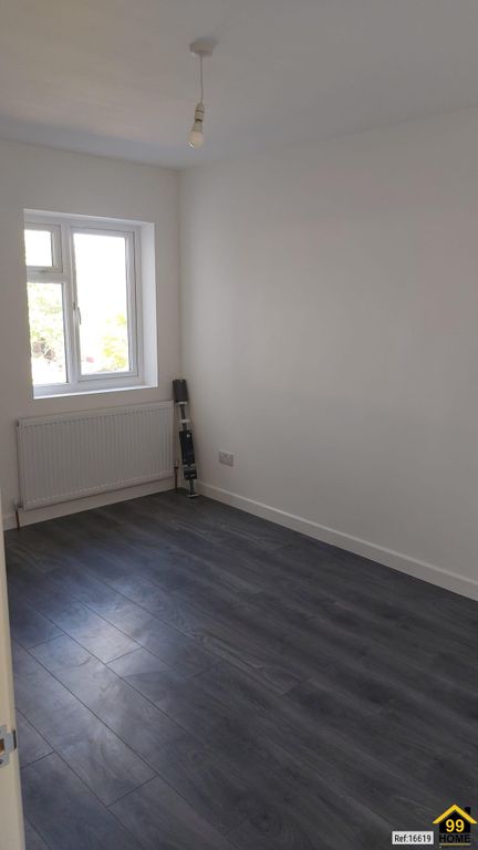 Property photo 3 of 8 Photo 2