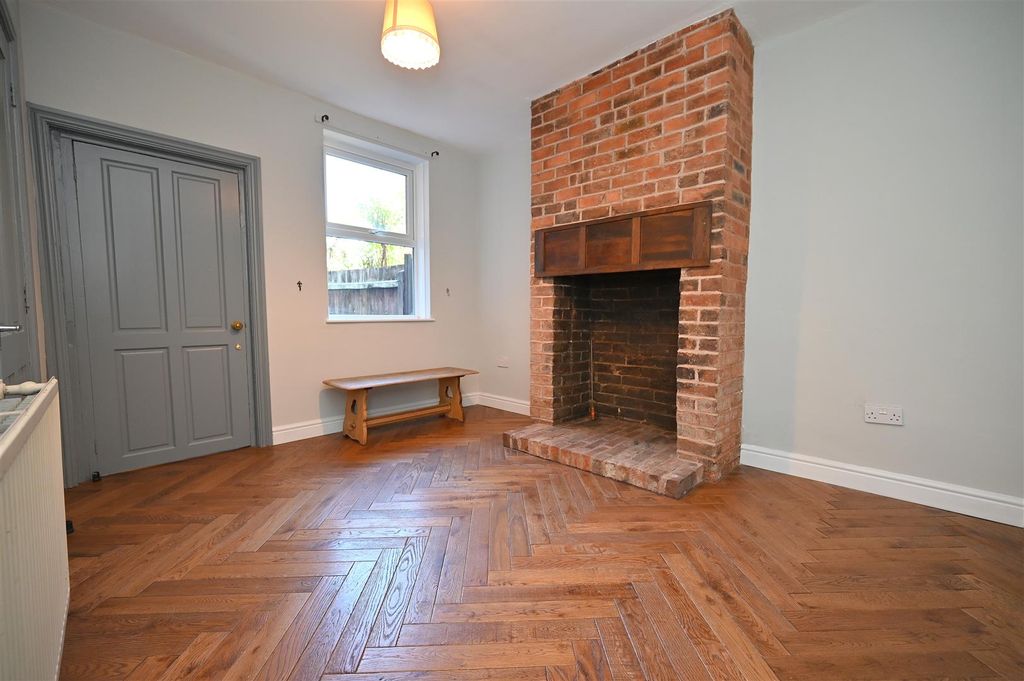 Property photo 1 of 19 Dining Room.Jpg