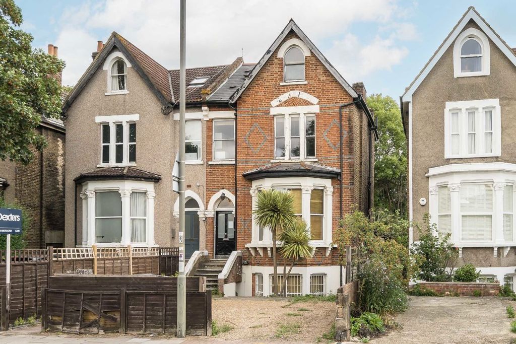 Property photo 1 of 3
