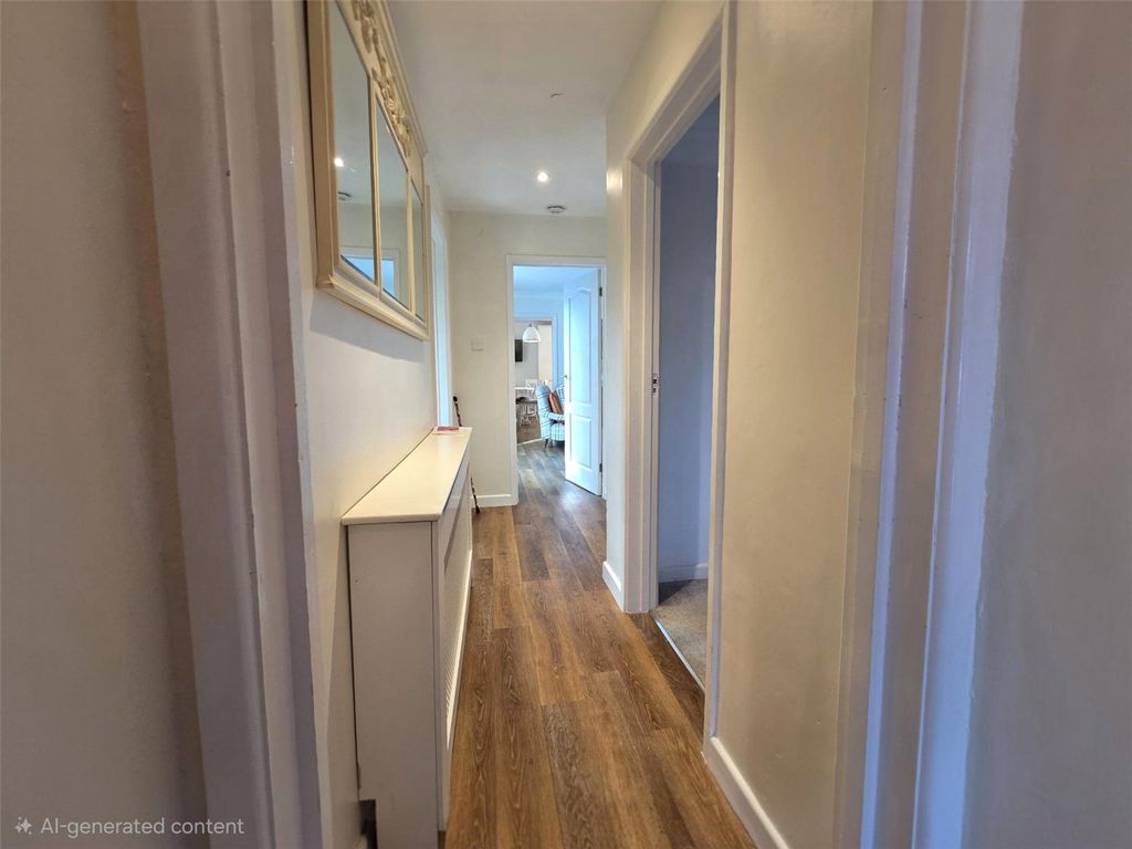 Property photo 2 of 14 Picture No. 21