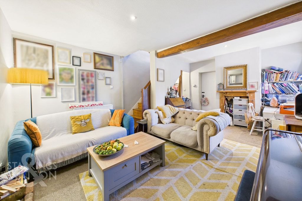 Property photo 1 of 27