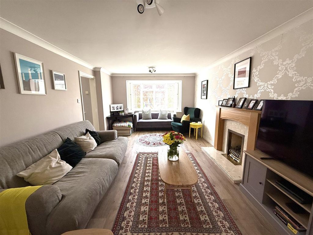 Property photo 3 of 22 Gregorys 21.Jpg