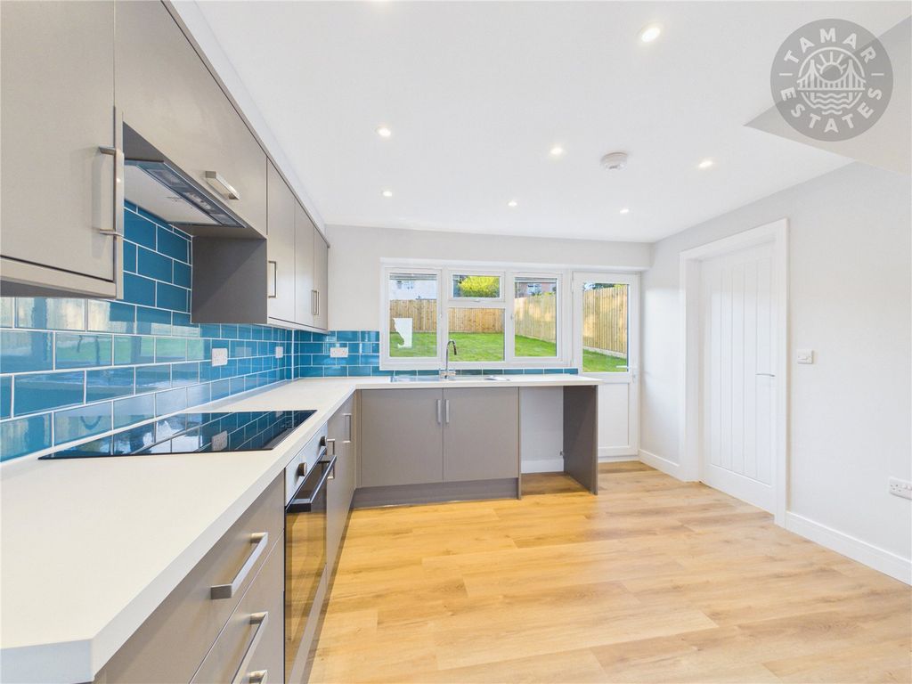 Property photo 2 of 13 Kitchen