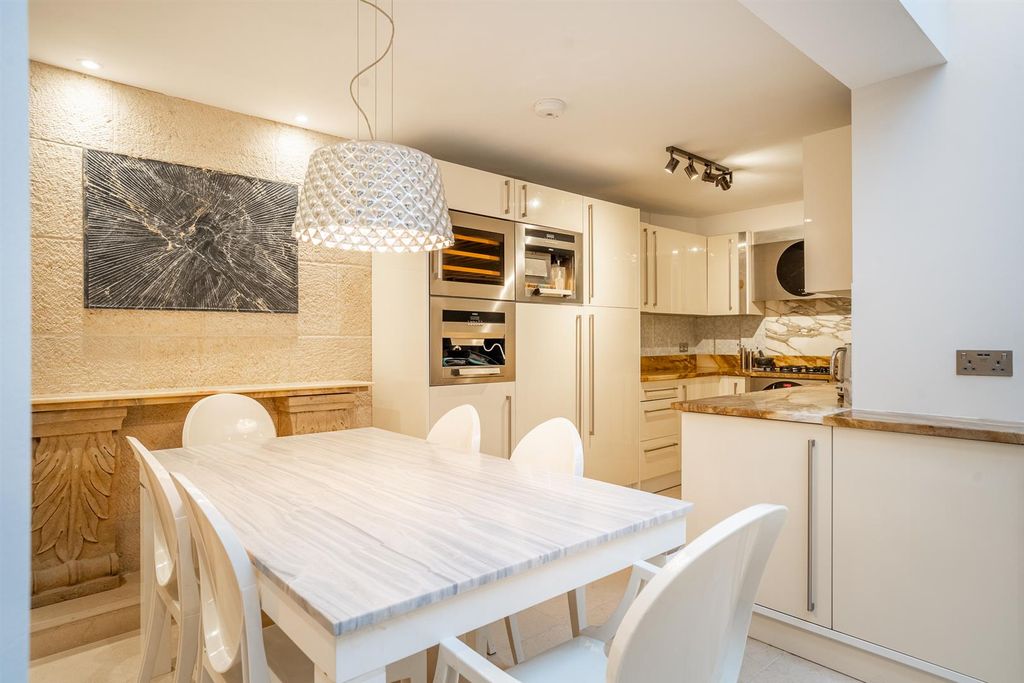 Property photo 3 of 17 Nl-11.Jpg