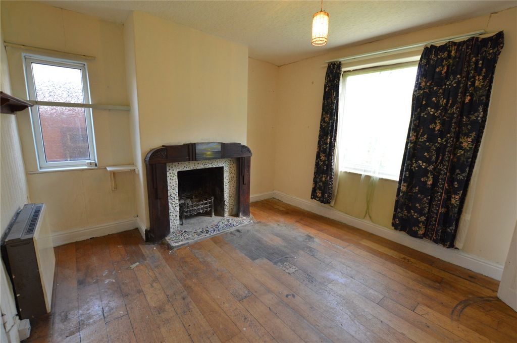 Property photo 2 of 13 Picture No. 12