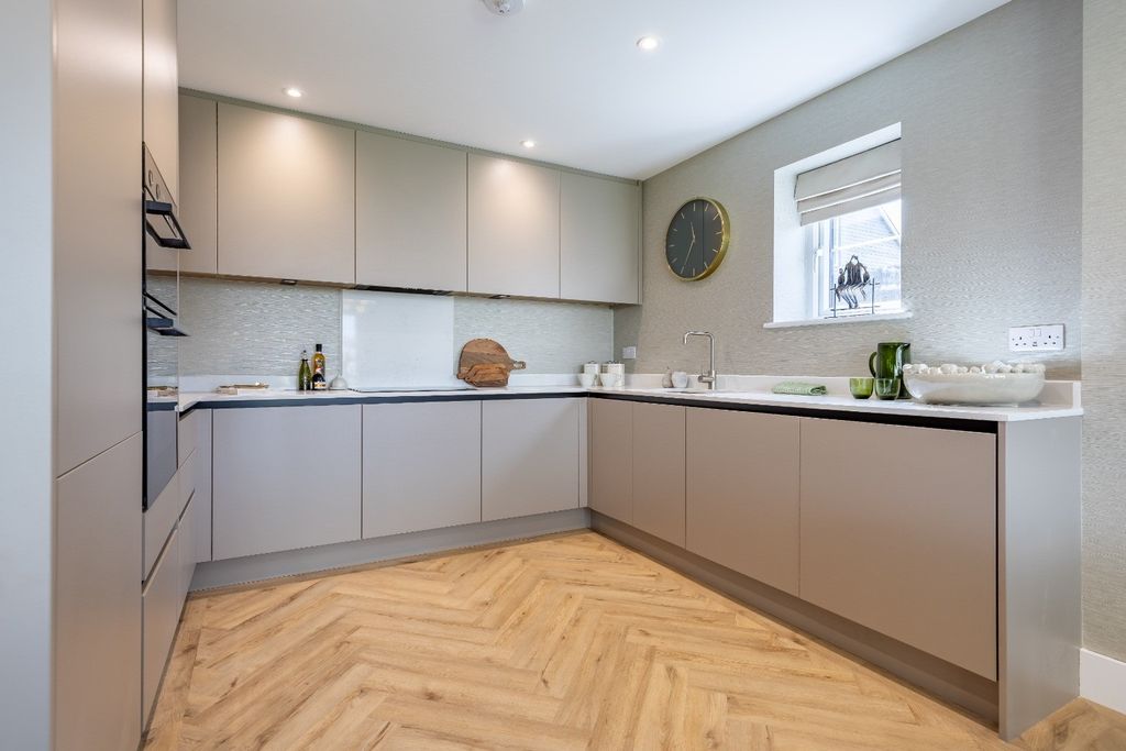 Property photo 3 of 21 4969142