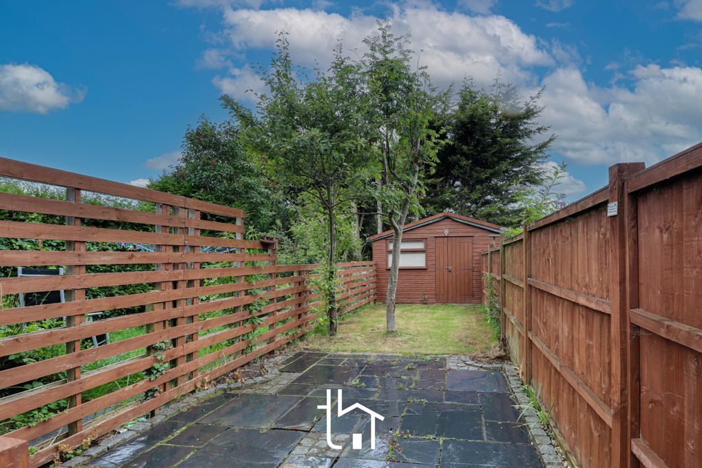 Property photo 3 of 14 Garden