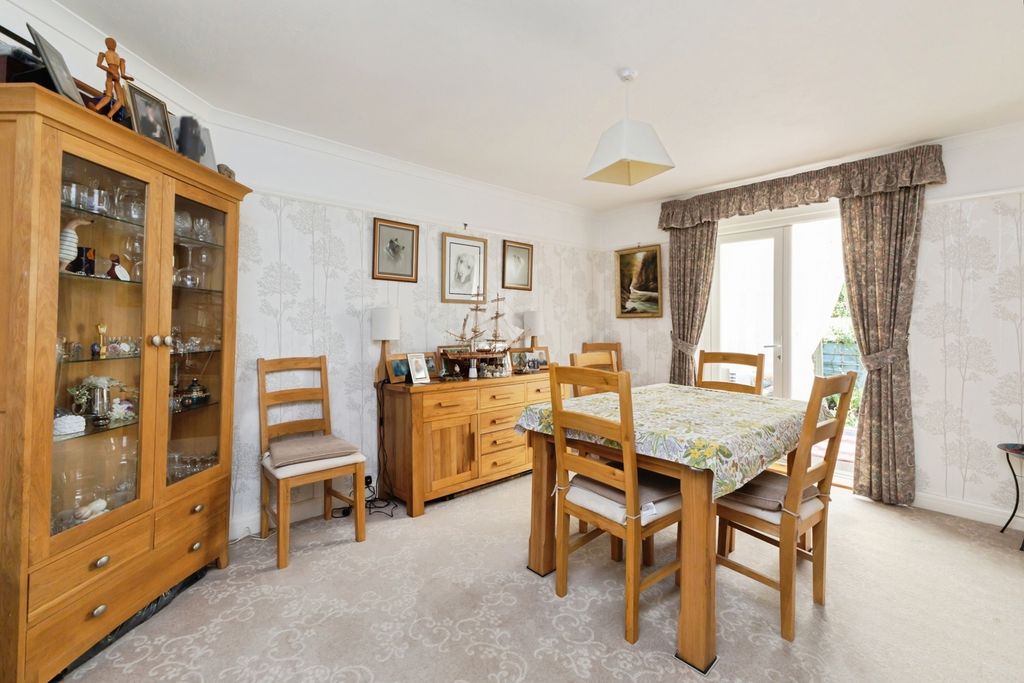 Property photo 3 of 17 Dining Room