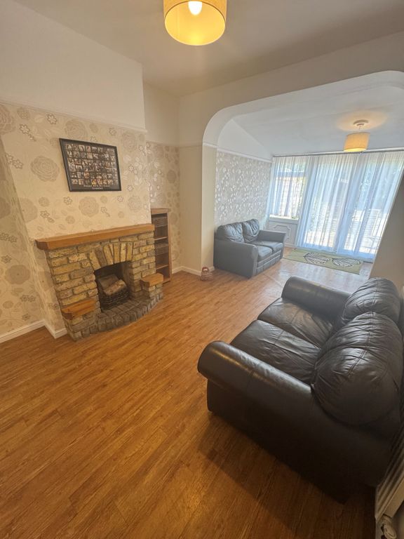 Property photo 2 of 21