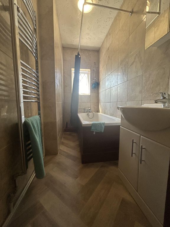 Property photo 1 of 3 R1MC3