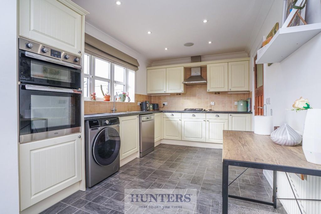 Property photo 2 of 33 Dsc00018.Jpg