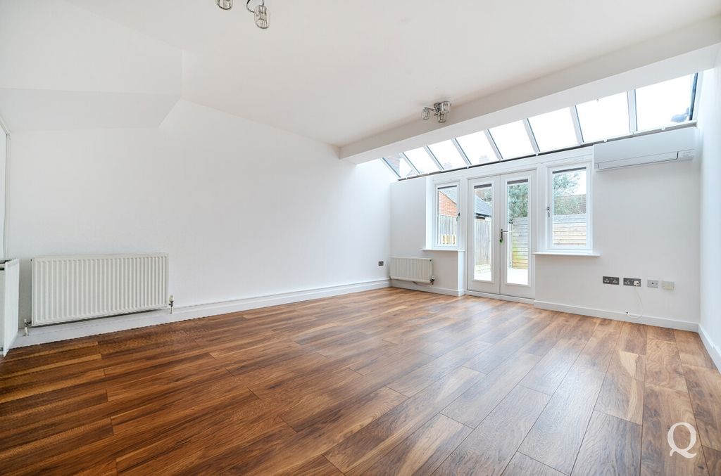 Property photo 2 of 22 ba93F46A-78Da-4Bc...