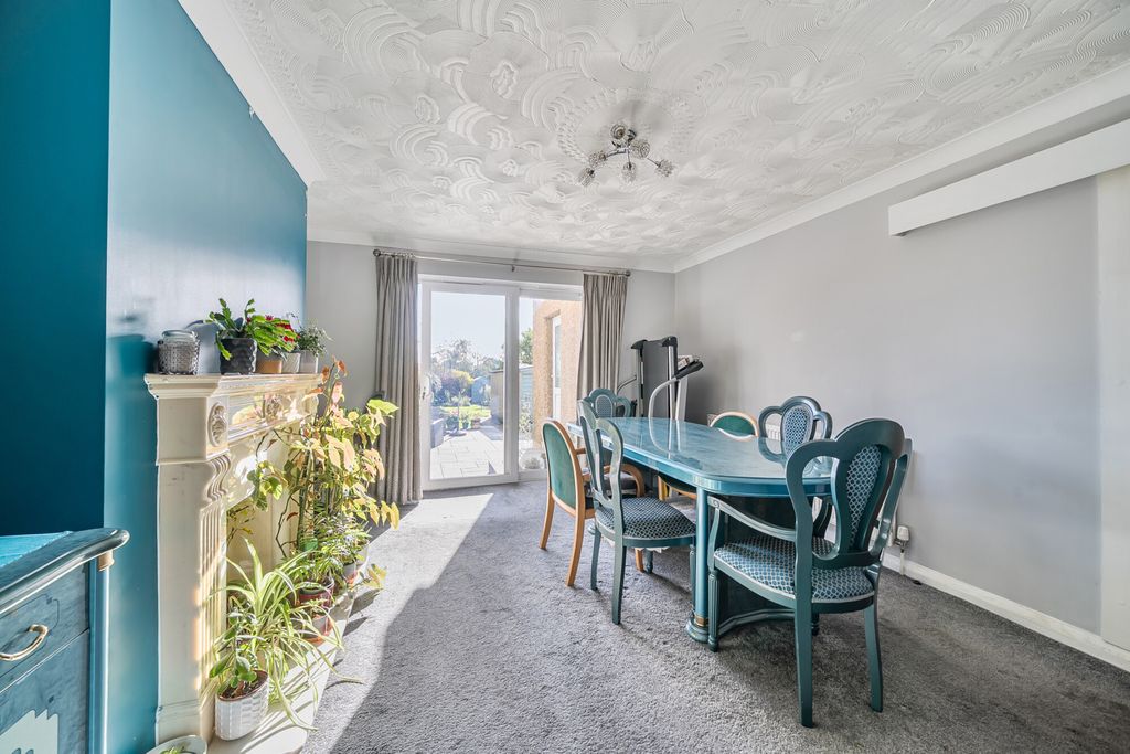 Property photo 3 of 20 1371820-3-68Fb817...