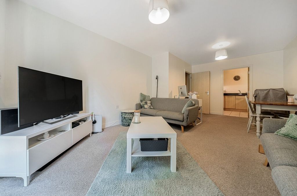 Property photo 3 of 10 2-681cd4373Da2B-1...