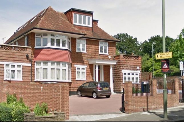 Property photo 1 of 2 2 Bed Flat To Rent London Nw4