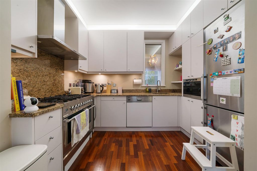 Property photo 2 of 23 Flat 25, Castellain Mansions W9 1He-No Watermark-8