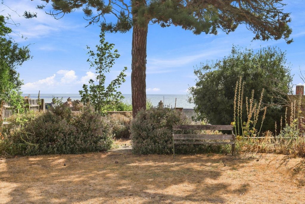 Property photo 3 of 18 Sea View