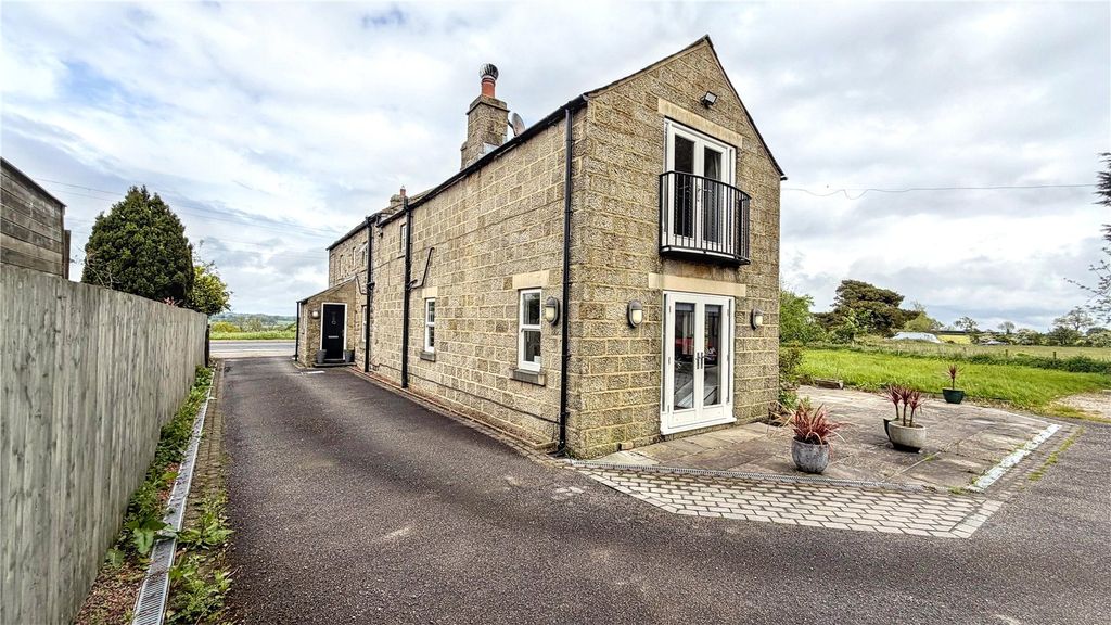 Property photo 2 of 11 Picture No. 12