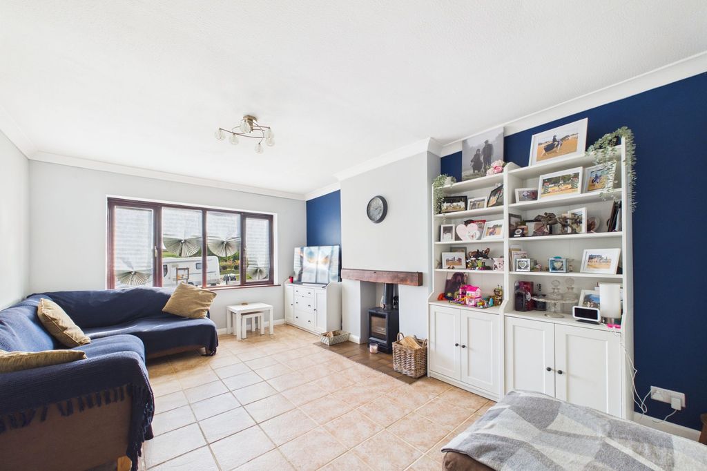 Property photo 3 of 13