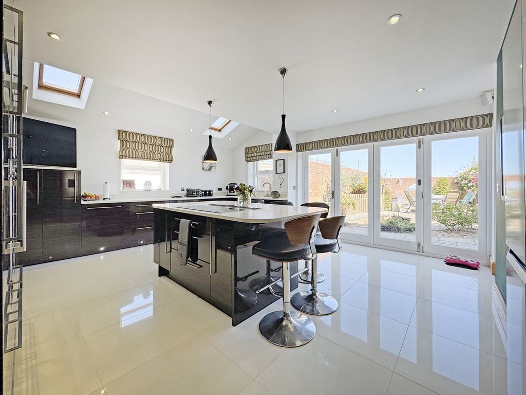 Property photo 2 of 50
