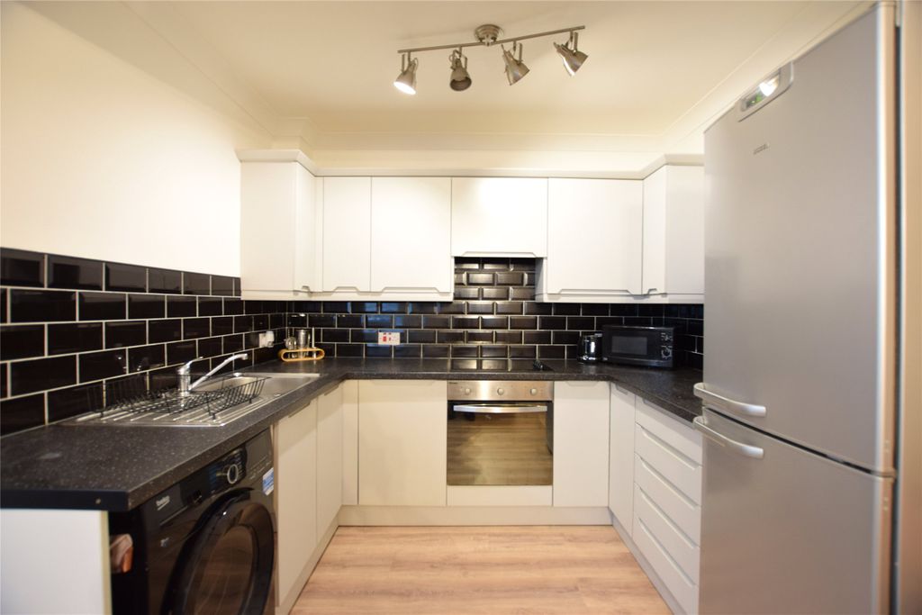 Property photo 2 of 9 Kitchen