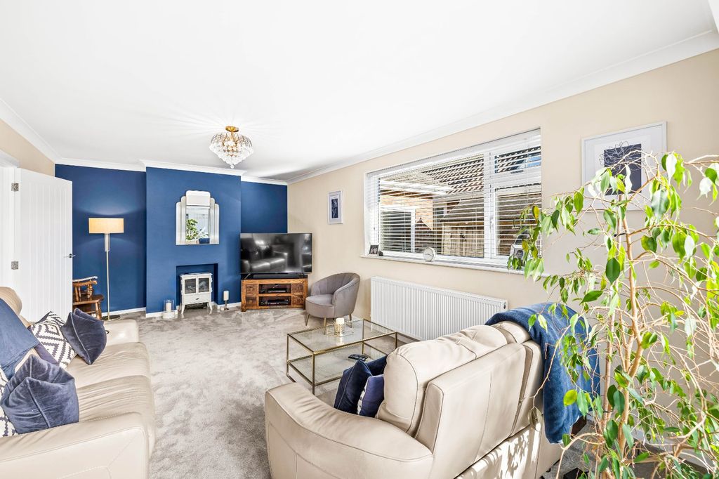 Property photo 3 of 23 Living Room