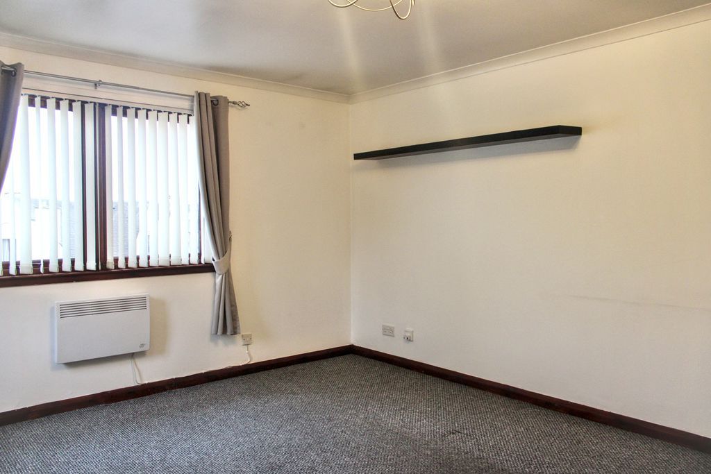 Property photo 3 of 13 Photo 6