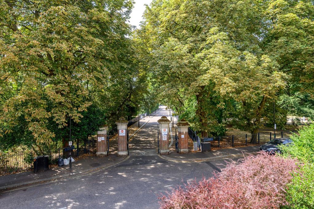 Property photo 2 of 31 View/Park