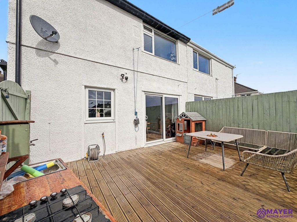 Property photo 2 of 20